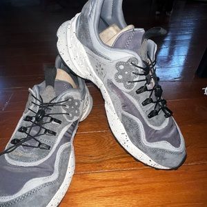 flower mountain womens size 10